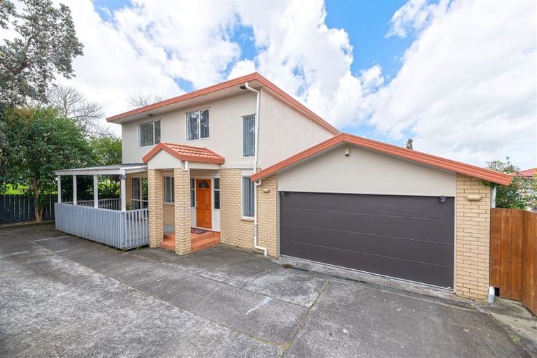 Photo of property in 1/137 Te Atatu Road, Te Atatu South, Auckland, 0610