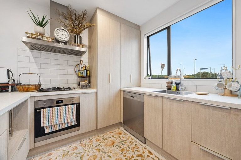 Photo of property in 25 Orona Place, Takanini, 2112