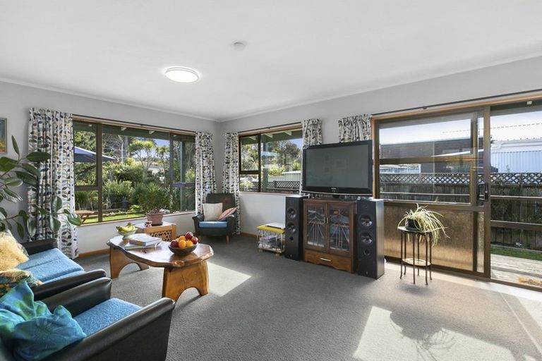 Photo of property in 18 Palmer Place, Taieri Beach, Brighton, 9091