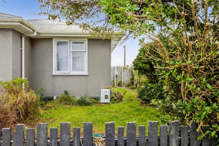 Photo of property in 30 Leicester Street, Patea, 4520