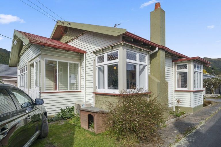 Photo of property in 14 Norton Park Avenue, Fairfield, Lower Hutt, 5011