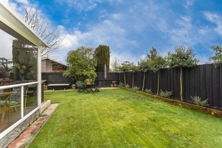 Photo of property in 2/177a Grimseys Road, Redwood, Christchurch, 8051