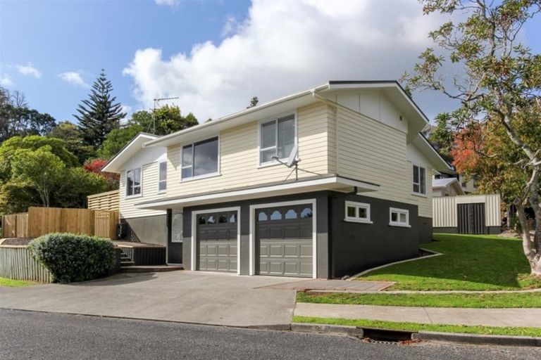Photo of property in 2 Wayne Place, Ferndale, New Plymouth, 4310