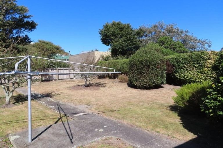 Photo of property in 13 Severn Street, Island Bay, Wellington, 6023