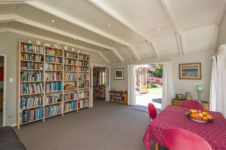 Photo of property in 39 Crofton Road, Harewood, Christchurch, 8051