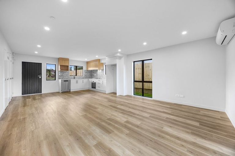 Photo of property in 40a Trentham Road, Papakura, 2110