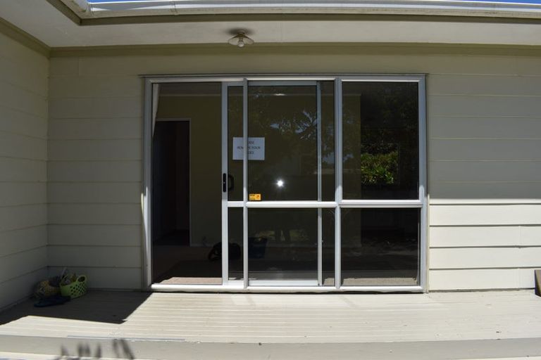 Photo of property in 2/20 Northcote Road, Takapuna, Auckland, 0622
