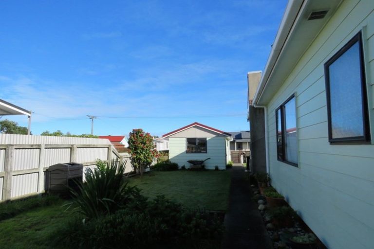 Photo of property in 3 Romilly Street, Westport, 7825