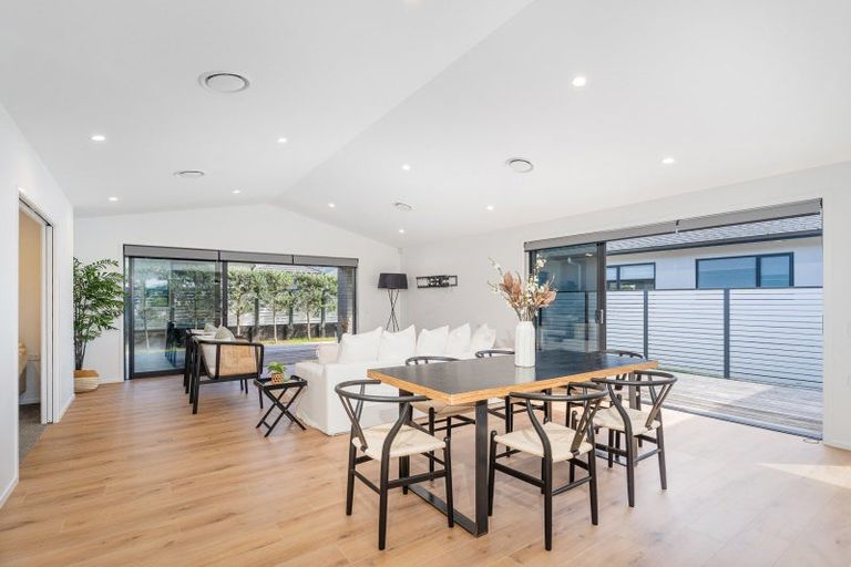 Photo of property in 18 Awatea Drive, Whitianga, 3510