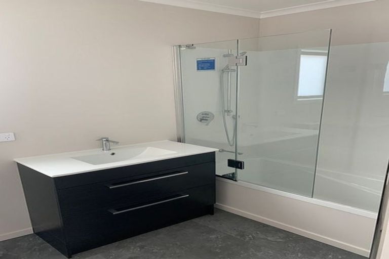 Photo of property in 9 Comber Place, Johnsonville, Wellington, 6037