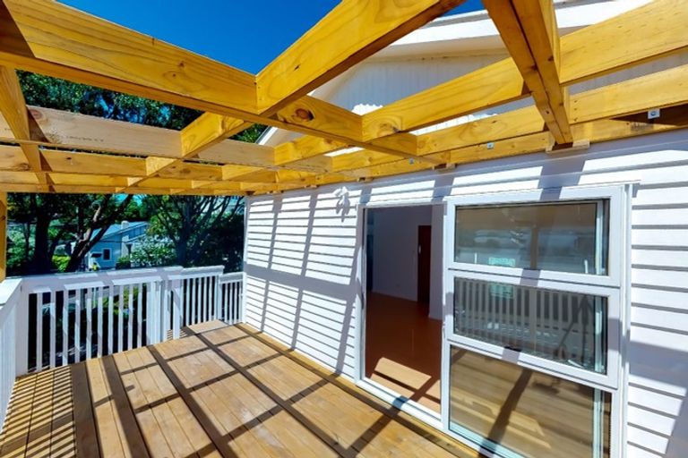 Photo of property in 69 Ranui Crescent, Khandallah, Wellington, 6035