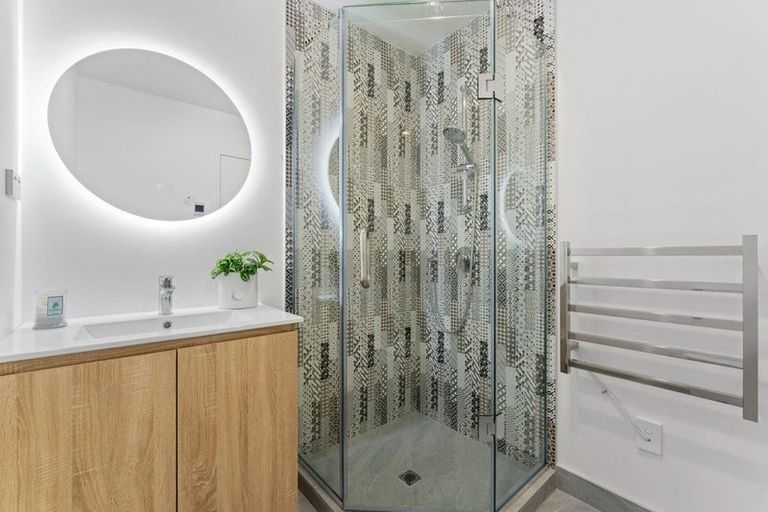 Photo of property in 15c Tabitha Crescent, Henderson, Auckland, 0612