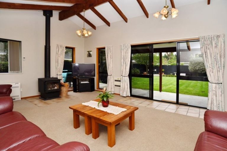 Photo of property in 149 Royal Park Drive, Parklands, Christchurch, 8083