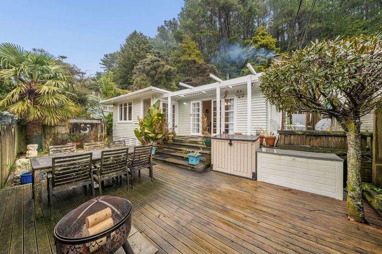 Photo of property in 20 Elmslie Road, Pinehaven, Upper Hutt, 5019