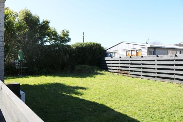 Photo of property in 16 Percy Cameron Street, Avalon, Lower Hutt, 5011