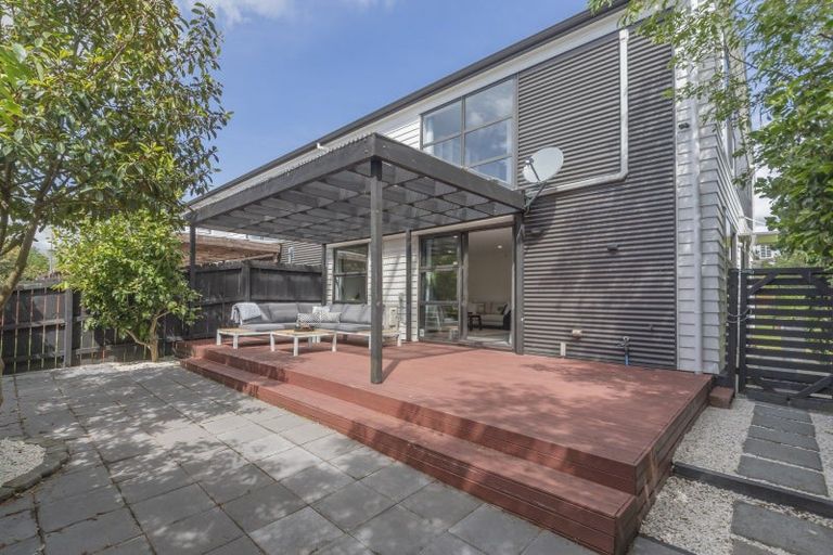 Photo of property in 14 Windfola Parkway, Takanini, 2112