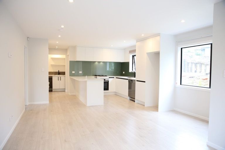 Photo of property in 109b Woodglen Road, Glen Eden, Auckland, 0602