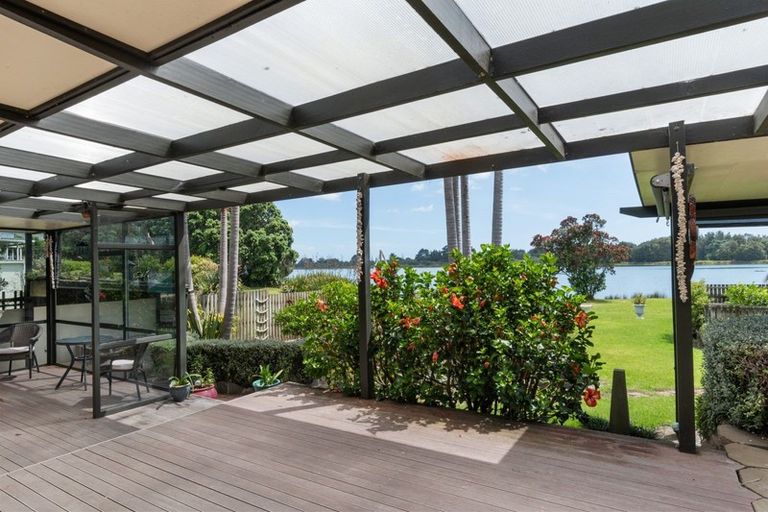 Photo of property in 28 Roretana Drive, Athenree, Katikati, 3177