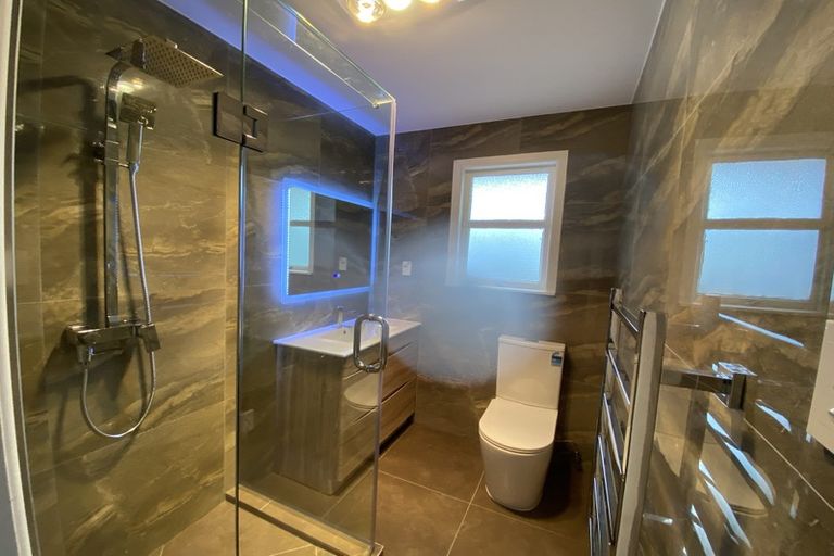 Photo of property in 30 Megan Avenue, Pakuranga Heights, Auckland, 2010