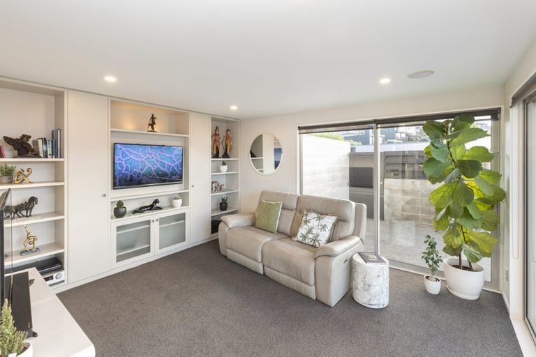 Photo of property in 5 Peregrine Close, Mount Pleasant, Christchurch, 8081