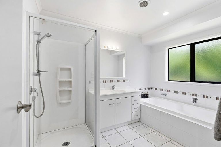 Photo of property in 27 Somerton Drive, Huntington, Hamilton, 3210