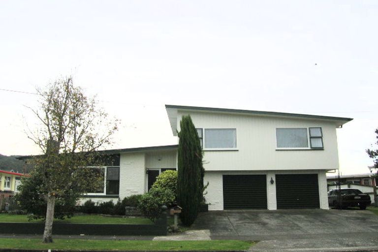 Photo of property in 12 Rosebank Avenue, Avalon, Lower Hutt, 5011