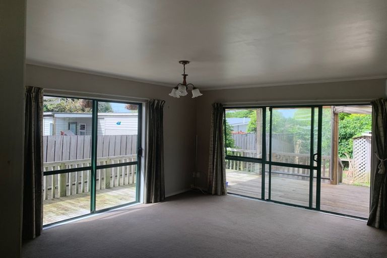 Photo of property in 3a Mawney Road, Henderson, Auckland, 0610