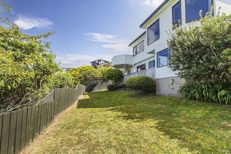 Photo of property in 13 Chastudon Place, Tawa, Wellington, 5028