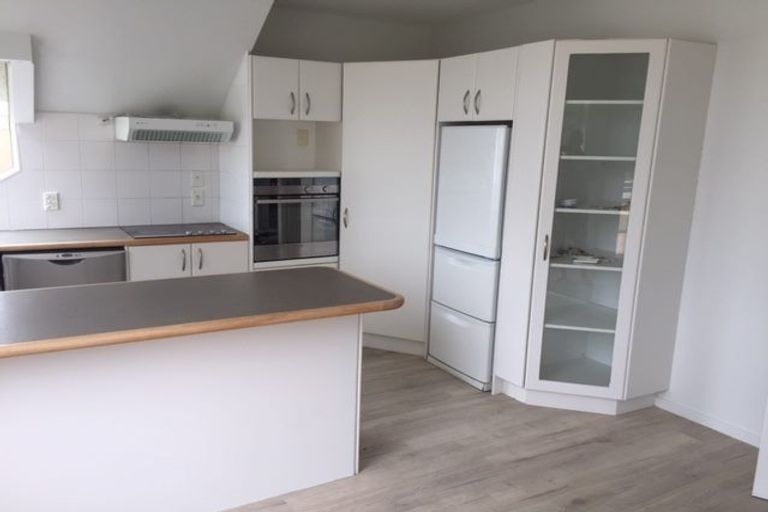 Photo of property in 2/14 Penning Road, Castor Bay, Auckland, 0620