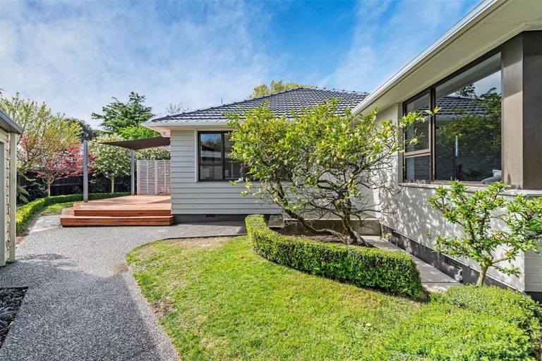 Photo of property in 12 Oakhurst Place, Russley, Christchurch, 8042