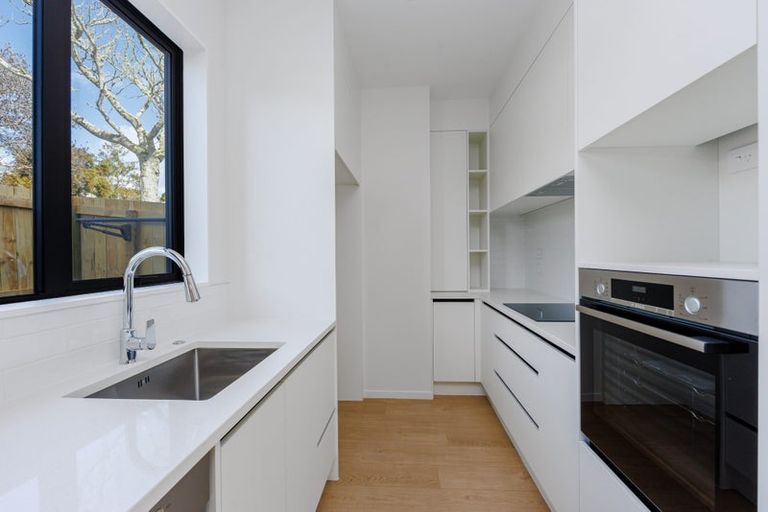 Photo of property in 142 Moore Street, Hillcrest, Auckland, 0627