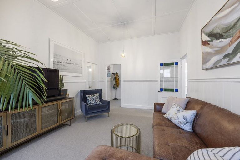 Photo of property in 251a Courtenay Street, Strandon, New Plymouth, 4312