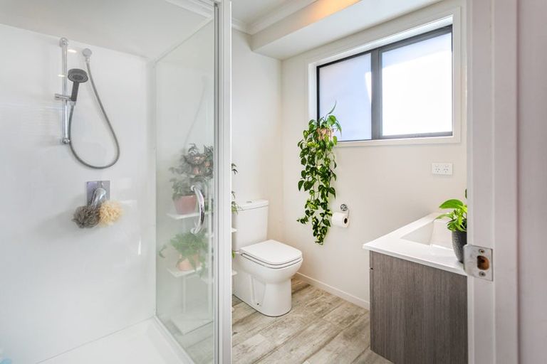 Photo of property in 136 Golden Shore Place, Coromandel, 3506