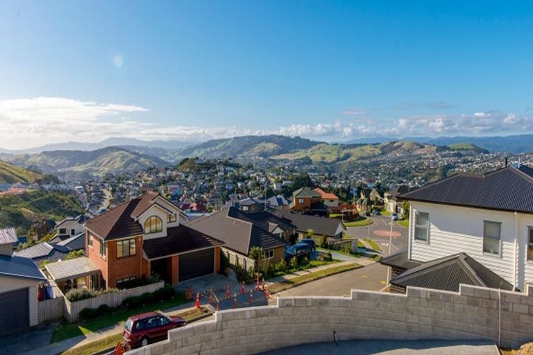 Photo of property in 9 Comber Place, Johnsonville, Wellington, 6037