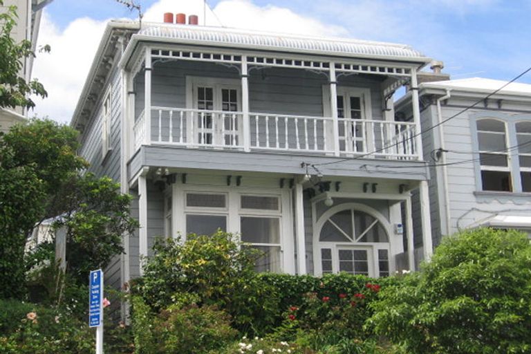 Photo of property in 19 Porritt Avenue, Mount Victoria, Wellington, 6011