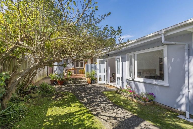 Photo of property in 49 Cluny Road, Plimmerton, Porirua, 5026