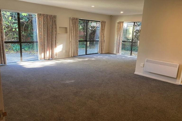 Photo of property in 17 Tintern Avenue, Avonhead, Christchurch, 8042