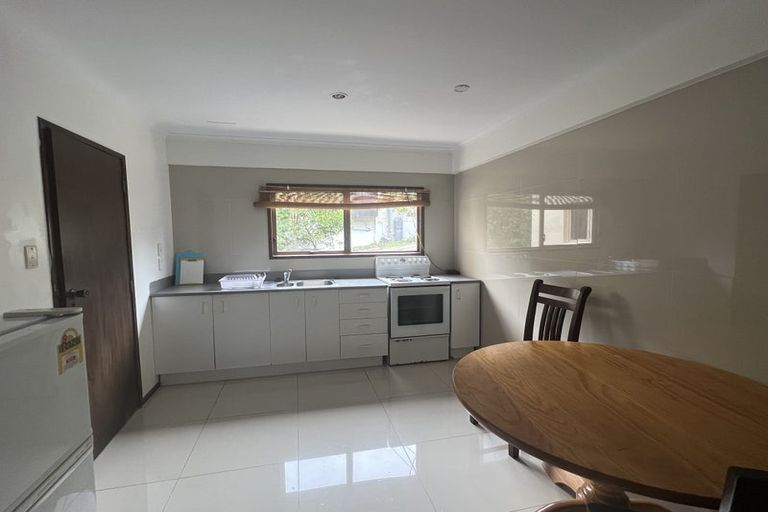 Photo of property in 9 Heaton Grove, Chatswood, Auckland, 0626