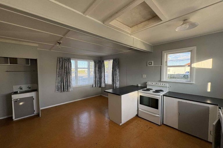 Photo of property in 206 Coronation Avenue, Welbourn, New Plymouth, 4310