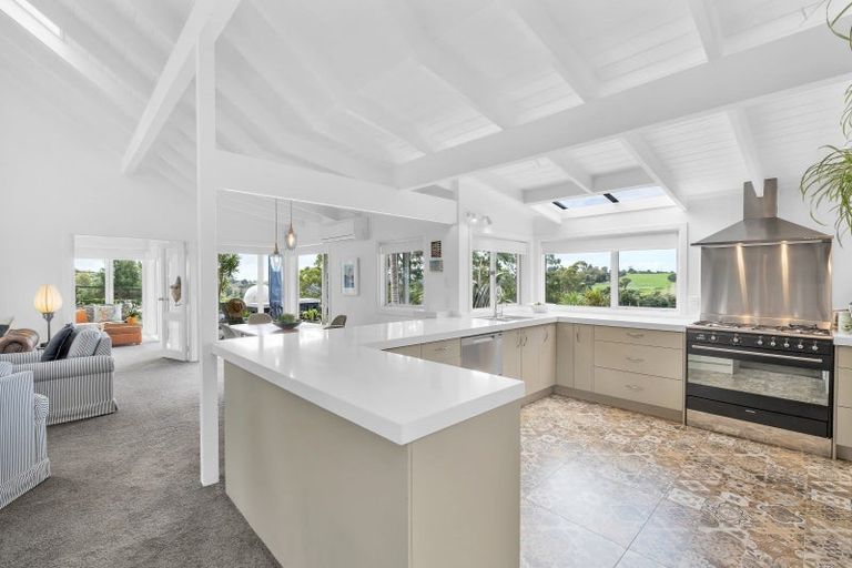 Photo of property in 217 Point View Drive, East Tamaki Heights, Auckland, 2016