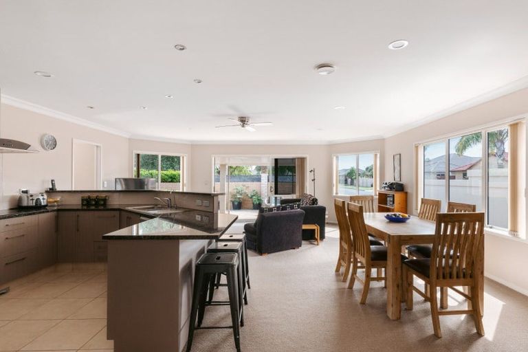 Photo of property in 34 Saint Heliers Place, Papamoa Beach, Papamoa, 3118