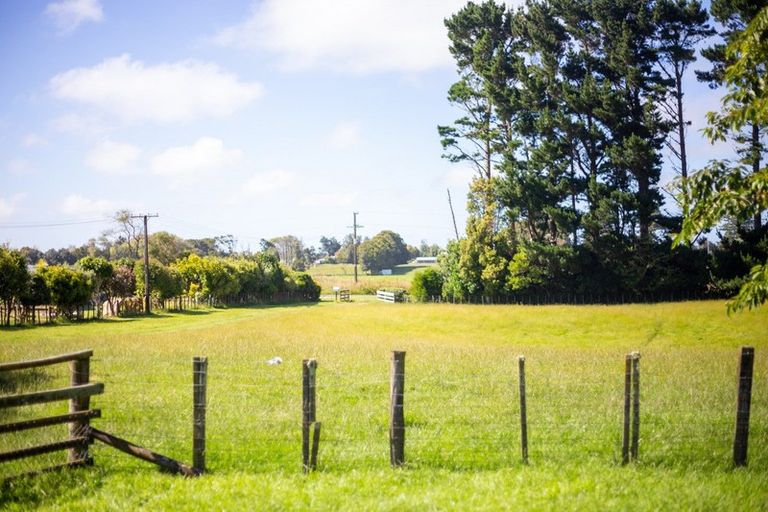 Photo of property in 23 Waitangi Road, Waverley, 4592