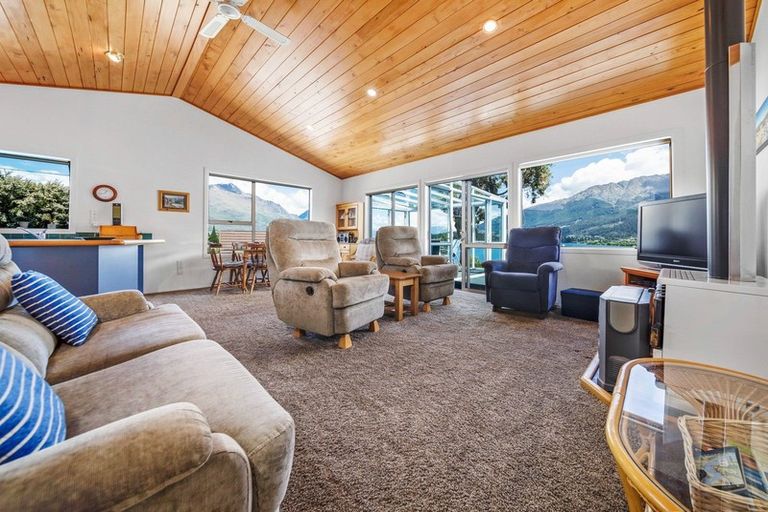 Photo of property in 463 Peninsula Road, Kelvin Heights, Queenstown, 9300