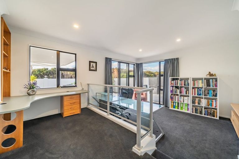 Photo of property in 1 Young Nicks Lane, Whitby, Porirua, 5024