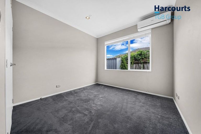 Photo of property in 28 Franshell Crescent, East Tamaki, Auckland, 2013
