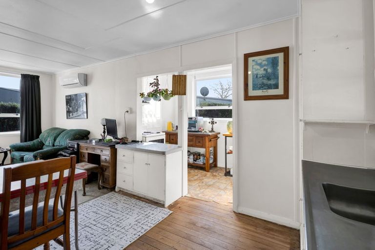 Photo of property in 96 Blake Street, Waitara, 4320