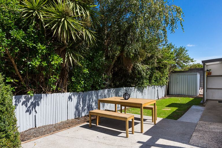 Photo of property in 253b Oxford Street, South Dunedin, Dunedin, 9012