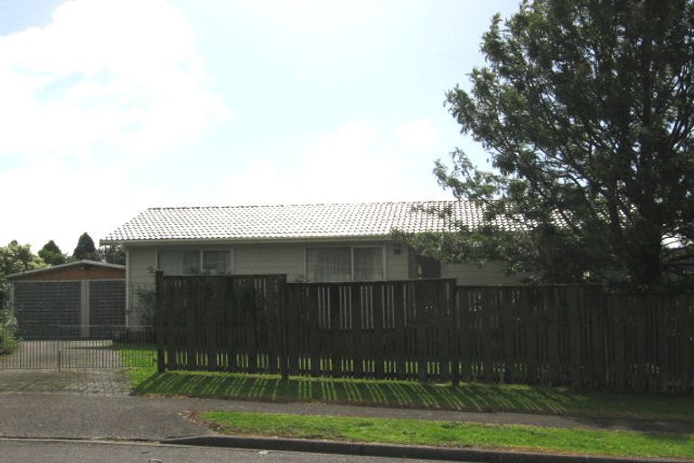 Photo of property in 13 Sabot Place, Massey, Auckland, 0614