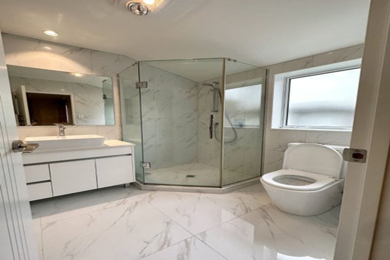 Photo of property in 15 The Mews, Shamrock Park, Auckland, 2016