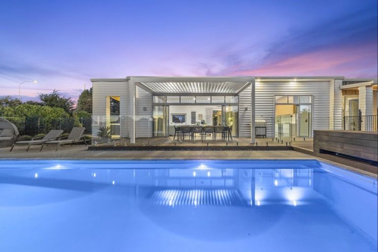 Photo of property in 1 Alan Livingston Drive, Cambridge, 3434